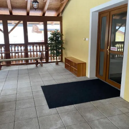 Selsky Dvur Πανσιόν Perštejn