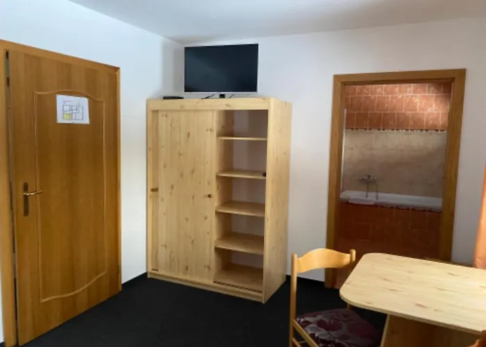 Selsky Dvur Casa de hóspedes Perštejn