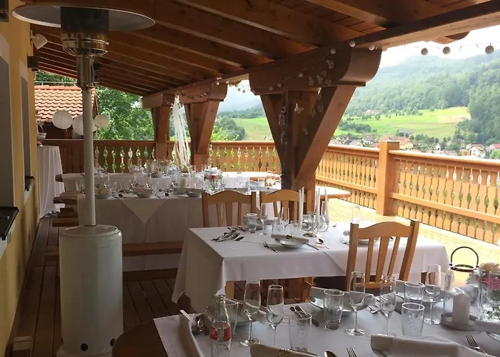 Selsky Dvur Casa de hóspedes Perštejn